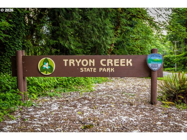 145 S RIDGE Dr, Portland, OR 97219