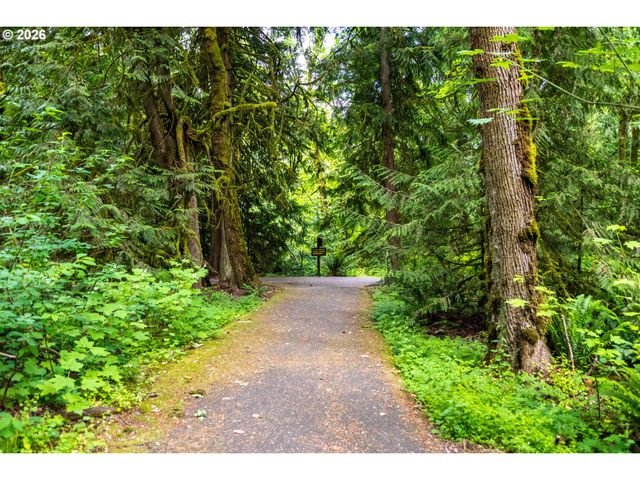 145 S RIDGE Dr, Portland, OR 97219