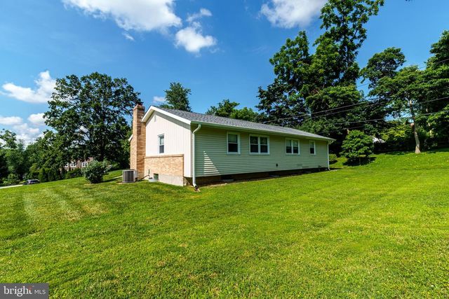 823 GRANDE LN, Hockessin, DE 19707