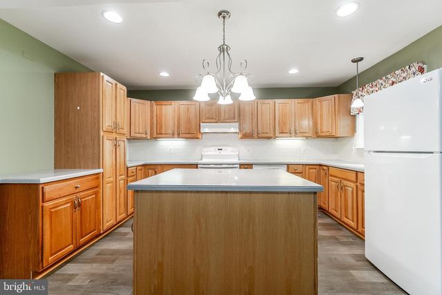823 GRANDE LN, Hockessin, DE 19707