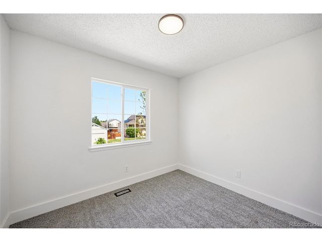 19036 E Ithaca Pl, Aurora, CO 80013