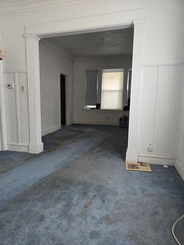 7554 S Saint Lawrence Avenue, Chicago, IL 60619