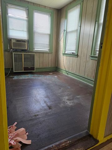 7554 S Saint Lawrence Avenue, Chicago, IL 60619