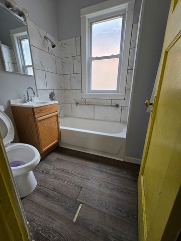 7554 S Saint Lawrence Avenue, Chicago, IL 60619