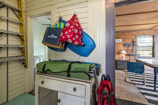 2112 Ursuline, Galveston, TX 77550