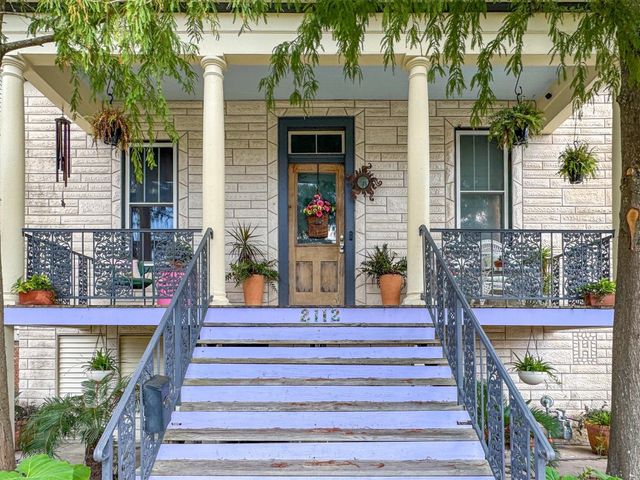 2112 Ursuline, Galveston, TX 77550