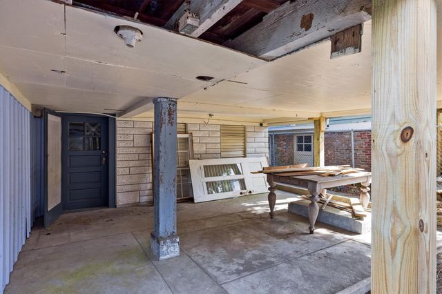 2112 Ursuline, Galveston, TX 77550