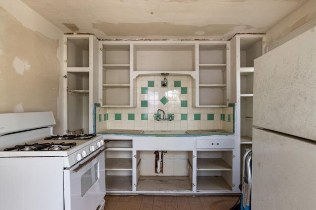 2112 Ursuline, Galveston, TX 77550