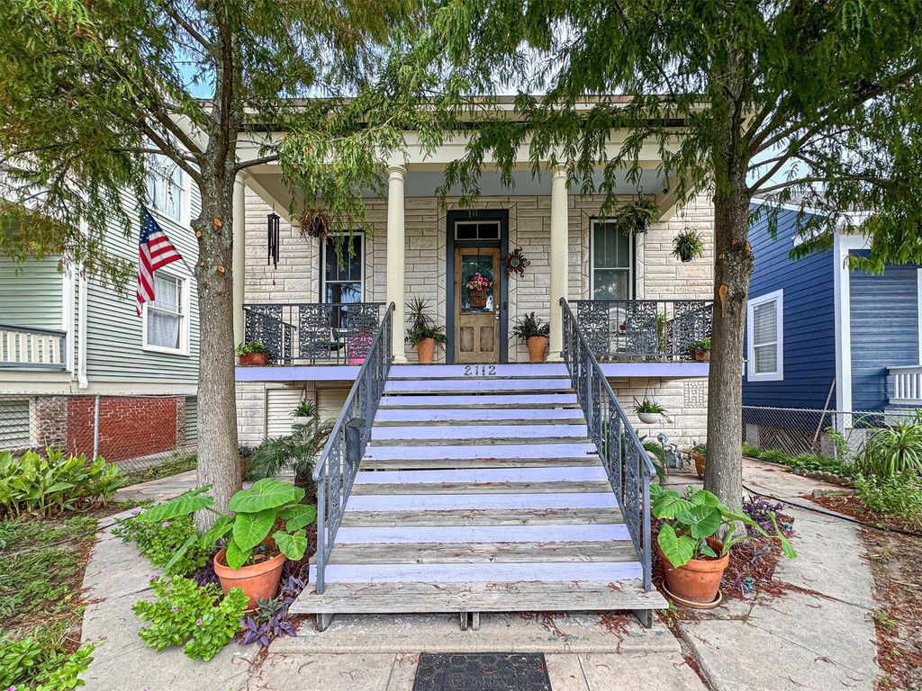 2112 Ursuline, Galveston, TX 77550