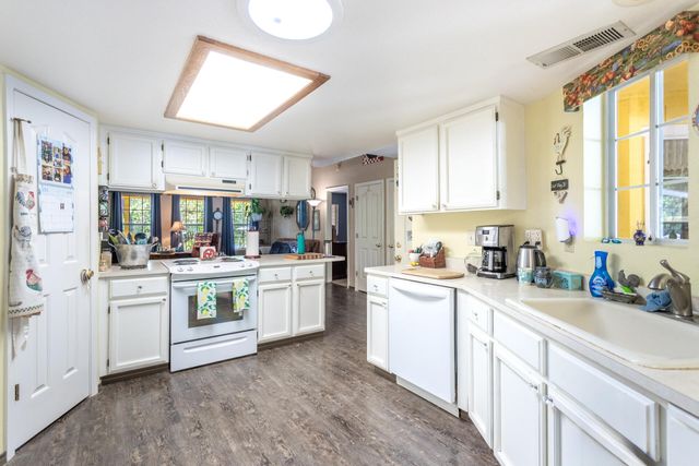 14240 Gordon Drive, Bella Vista, CA 96008