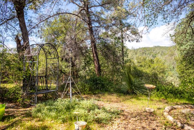 14240 Gordon Drive, Bella Vista, CA 96008