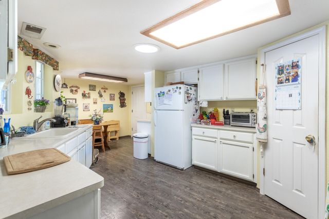 14240 Gordon Drive, Bella Vista, CA 96008