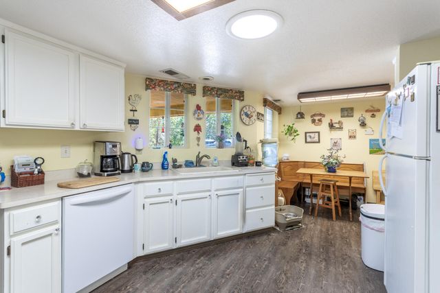 14240 Gordon Drive, Bella Vista, CA 96008