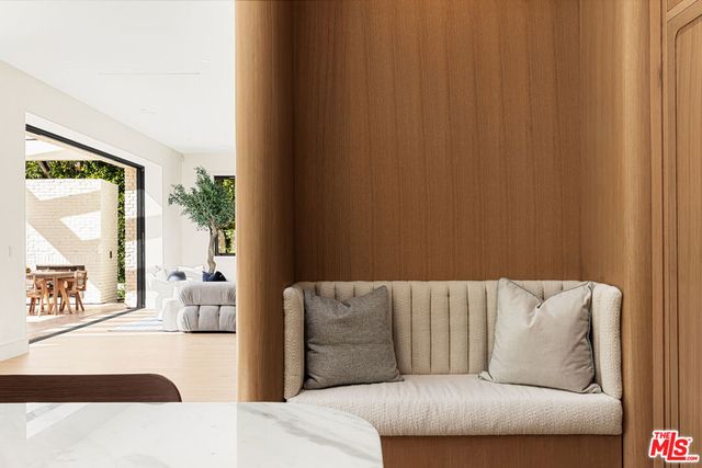 415 N Cliffwood Avenue, Los Angeles, CA 90049