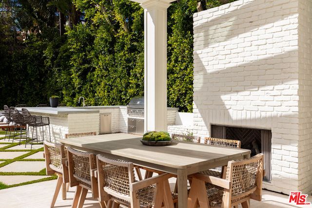 415 N Cliffwood Avenue, Los Angeles, CA 90049