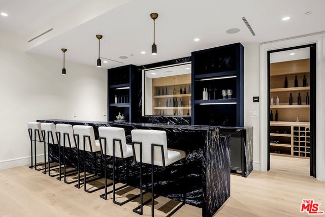 415 N Cliffwood Avenue, Los Angeles, CA 90049