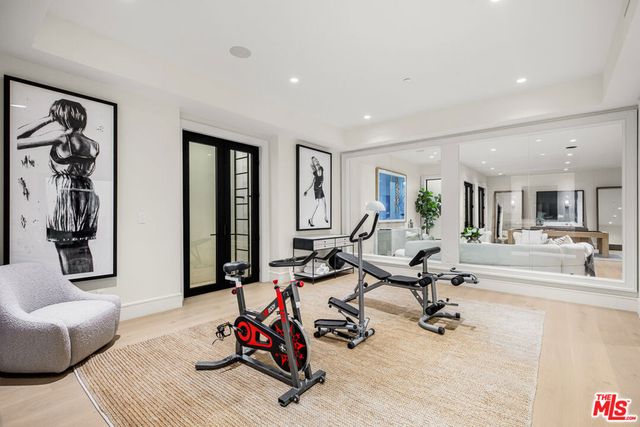 415 N Cliffwood Avenue, Los Angeles, CA 90049