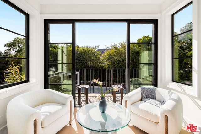 415 N Cliffwood Avenue, Los Angeles, CA 90049