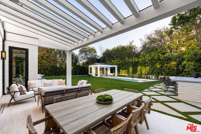 415 N Cliffwood Avenue, Los Angeles, CA 90049