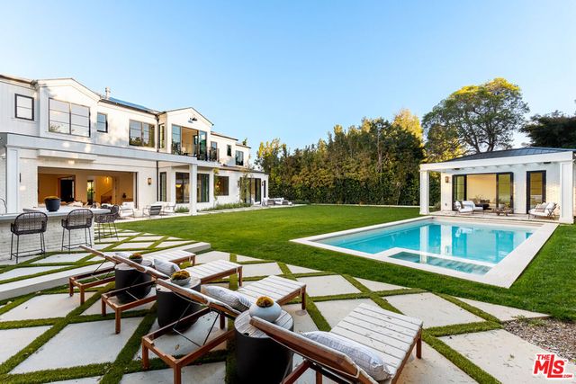 415 N Cliffwood Avenue, Los Angeles, CA 90049