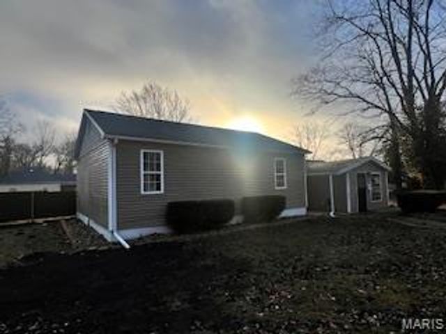 227 N Douglas Street, Hillsboro, IL 62049