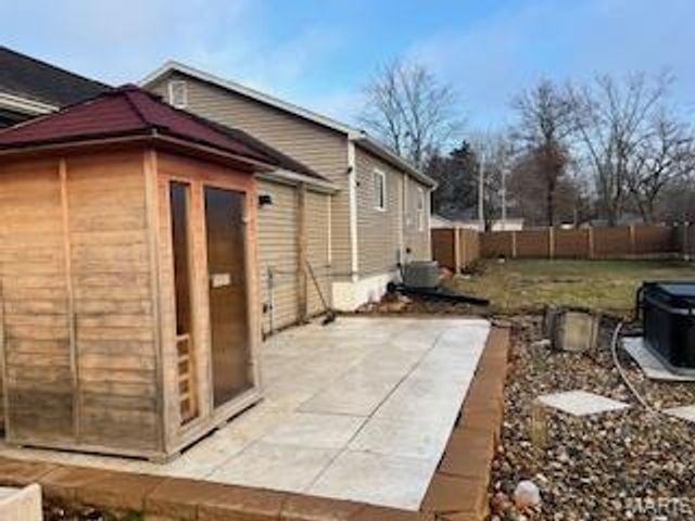 227 N Douglas Street, Hillsboro, IL 62049