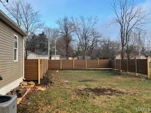 227 N Douglas Street, Hillsboro, IL 62049