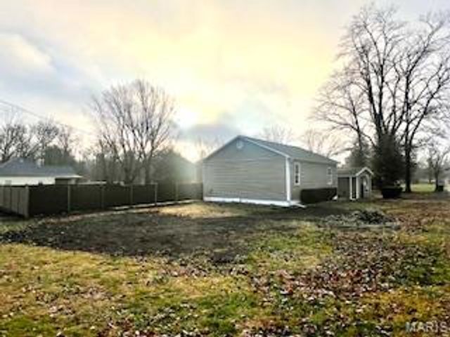 227 N Douglas Street, Hillsboro, IL 62049