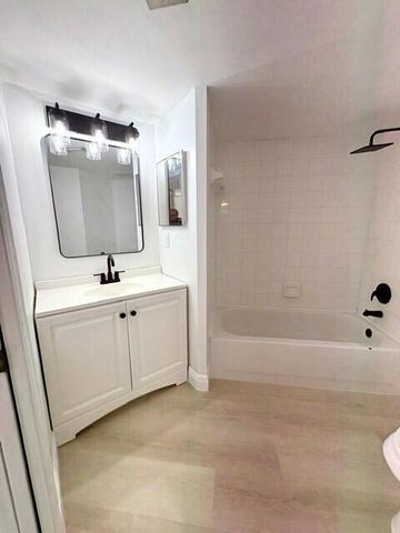 100 Crestwood Court N 108, Royal Palm Beach, FL 33411