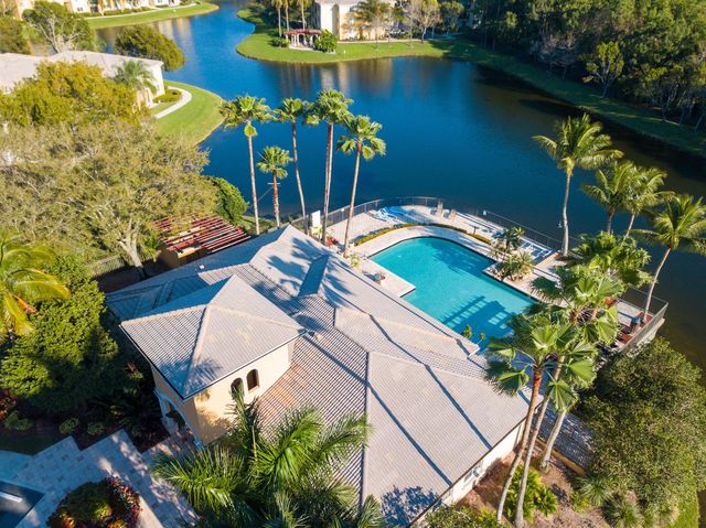 100 Crestwood Court N 108, Royal Palm Beach, FL 33411