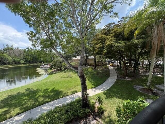 100 Crestwood Court N 108, Royal Palm Beach, FL 33411