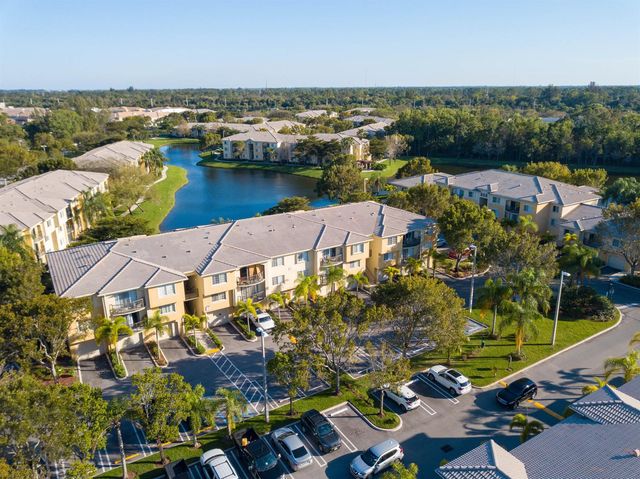 100 Crestwood Court N 108, Royal Palm Beach, FL 33411