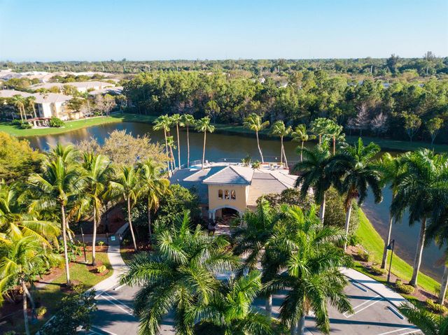 100 Crestwood Court N 108, Royal Palm Beach, FL 33411