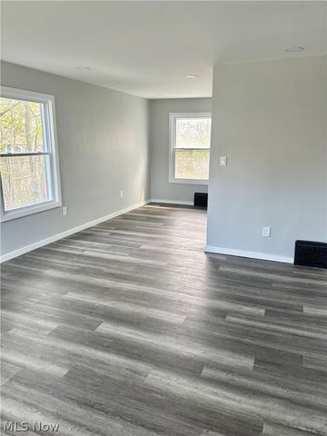 14119 Tuckahoe Avenue, Cleveland, OH 44111