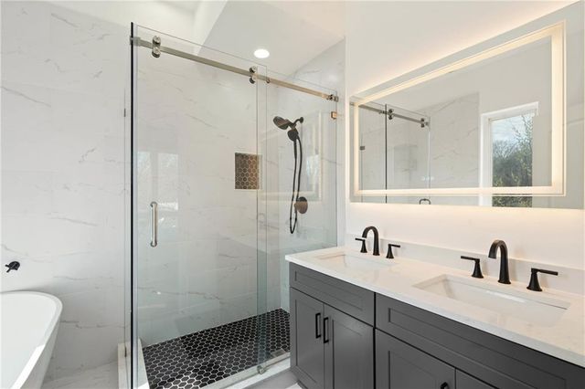 140 Alden NW Avenue 202, Atlanta, GA 30309