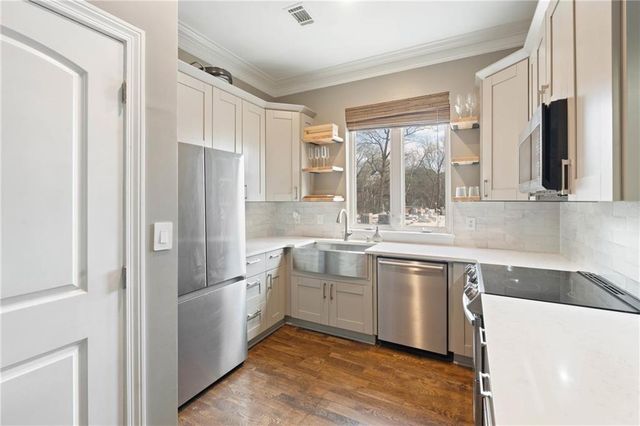 140 Alden NW Avenue 202, Atlanta, GA 30309