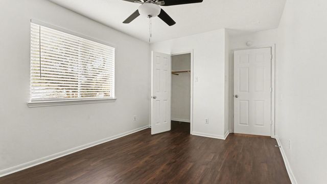 622 Oak Hill Drive, Kemah, TX 77565