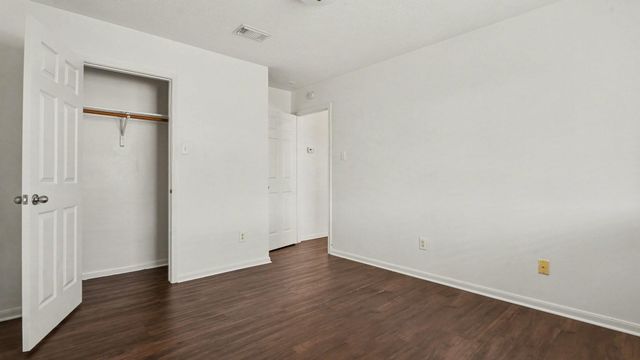 622 Oak Hill Drive, Kemah, TX 77565