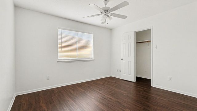 622 Oak Hill Drive, Kemah, TX 77565