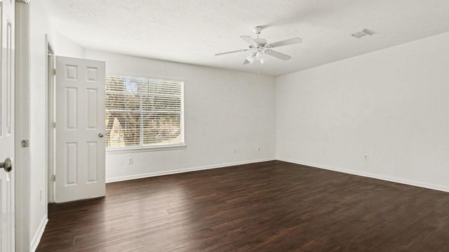 622 Oak Hill Drive, Kemah, TX 77565