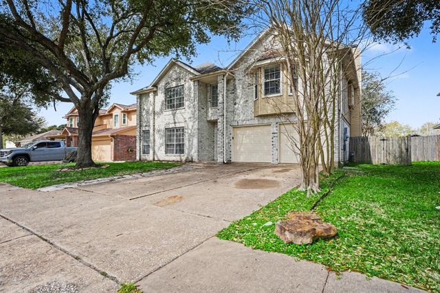 622 Oak Hill Drive, Kemah, TX 77565