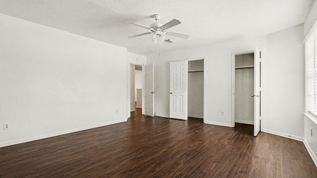 622 Oak Hill Drive, Kemah, TX 77565