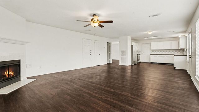 622 Oak Hill Drive, Kemah, TX 77565