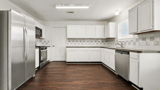 622 Oak Hill Drive, Kemah, TX 77565