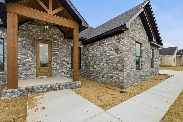 75 Emerald Lane, Greers Ferry, AR 72067