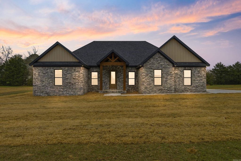 75 Emerald Lane, Greers Ferry, AR 72067