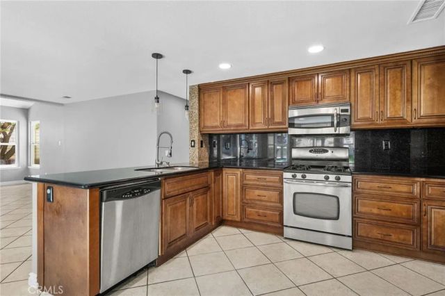 2110 S Glenwood, Colton, CA 92324