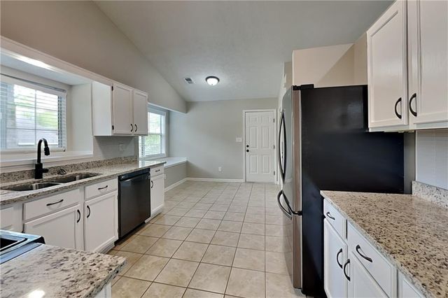 4018 River Rock Way, Woodstock, GA 30188