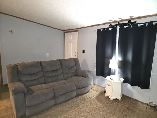 7663 E State Highway 76, Kirbyville, MO 65679