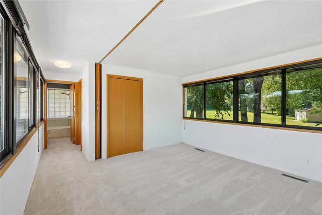 3100 Southern Hills Drive, Des Moines, IA 50321
